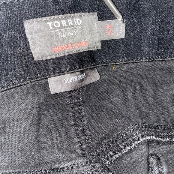 Torrid Bombshell Skinny High Rise Stretchy Skinny Stripped Black Jeans Sz 22R - Picture 7 of 10